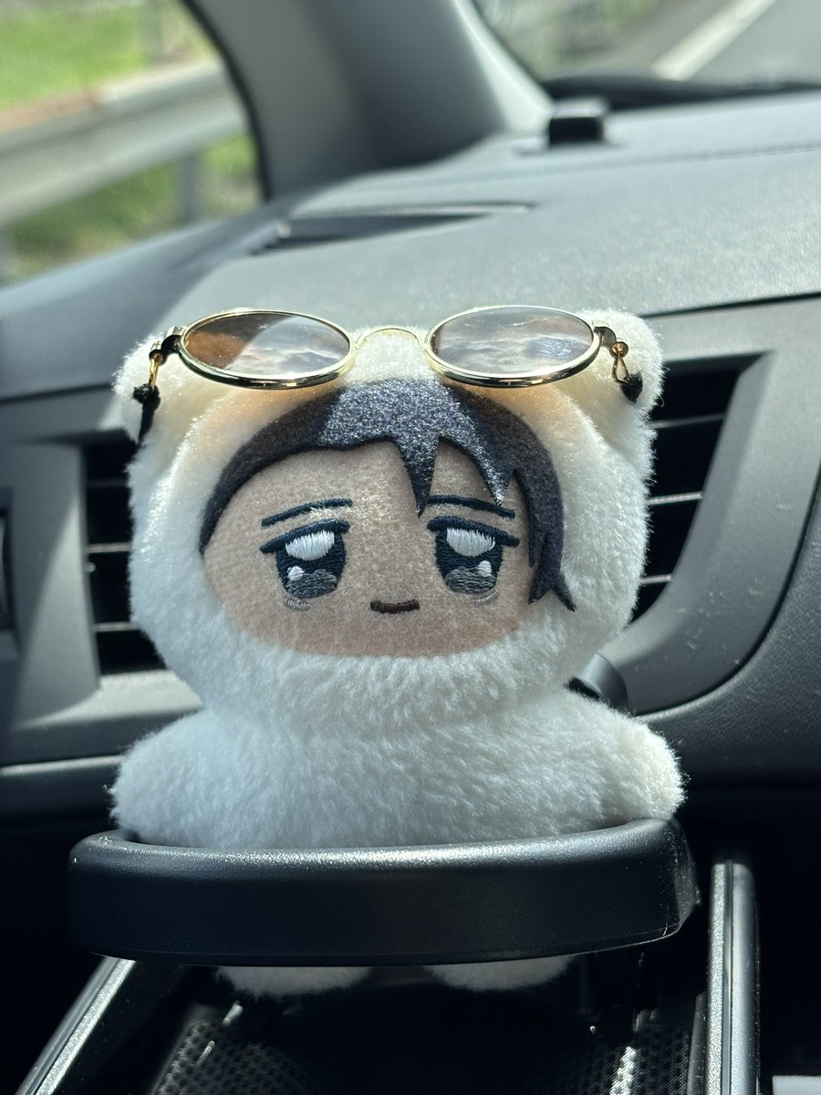 R_fc3s's tweet photo. 家族とちみとちょっとそこまで旅中🕶️🚙
ちみ…なんかむくんでる気がする…なんか食べ過ぎた…？ https://t.co/UYLN3eGDu9