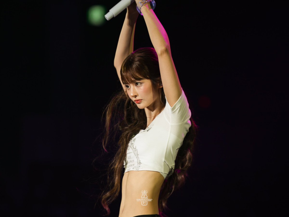 wwwater0126's tweet photo. 260808

🧚🏻‍♀️

#NMIXX #엔믹스 #SULLYOON #설윤 https://t.co/fZMR6BQvYS