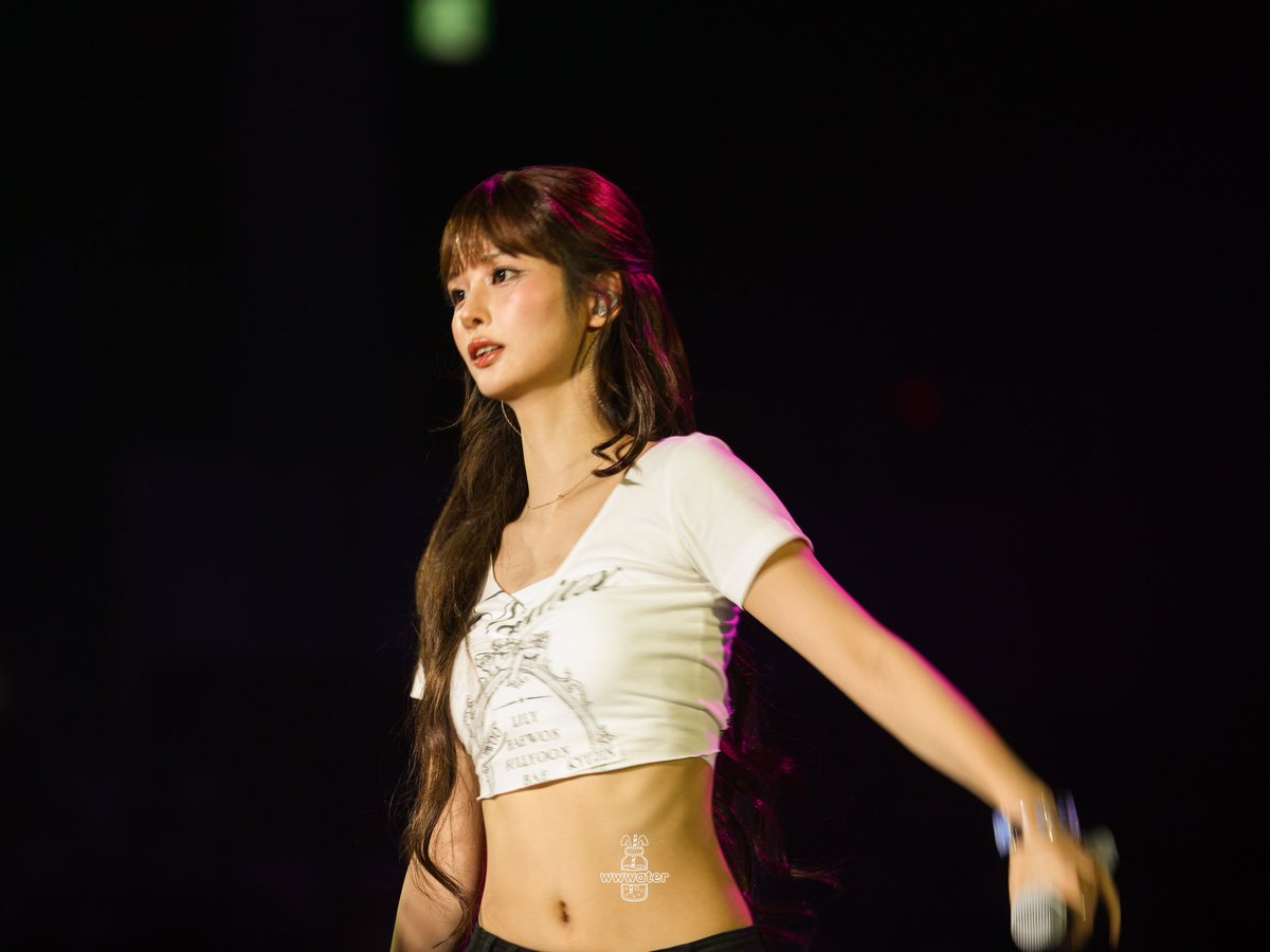 wwwater0126's tweet photo. 260808

🧚🏻‍♀️

#NMIXX #엔믹스 #SULLYOON #설윤 https://t.co/fZMR6BQvYS