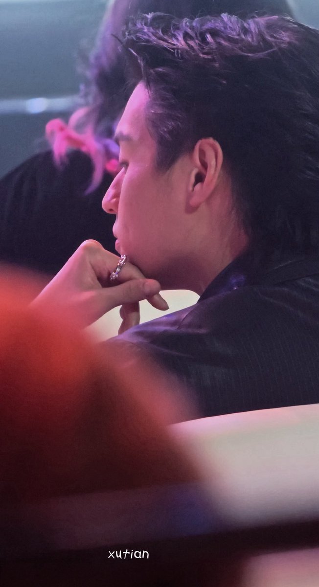 kkhunlu's tweet photo. แล้วเหมือนกันอะไรขนาดนั้น https://t.co/26fpEeEYwZ