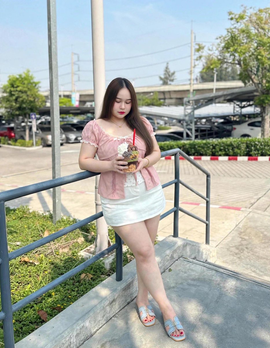 Nutty4tav's tweet photo. อากาศดีจัง มอนิ่ง
#สาวอวบบ่อวิน #บ่อวิน #ศรีราชา https://t.co/Weub1qOZmH