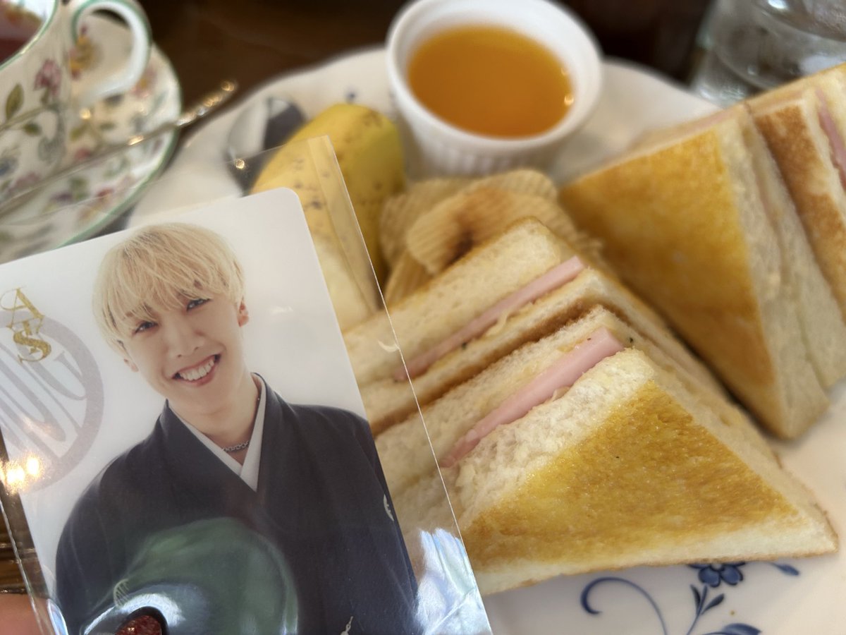 marumari09's tweet photo. 昨日も最高な1日だったなぁ😌💭
地元の友達と渋谷でランチ🍽
ショウタくんのライブに行く🩵
ショウタくんセレクト古着を買う👕
ショウタくんから元気もらう🫶
ショウタくんファンとの新たな出会い💓
今日はどんな1日になるかなぁ😆💭

#AileTheShota
 #プレメロ
#PlaceofMellow https://t.co/0NbPbU4DWY