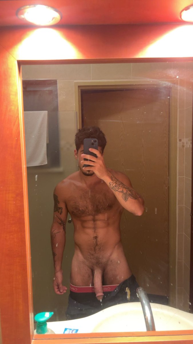 Rods553's tweet photo. Dirty mirror https://t.co/AqipdWDa1g