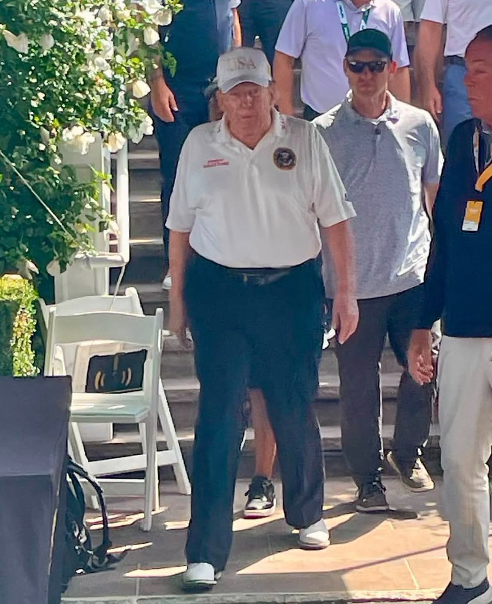 gimponastick's tweet photo. @patriottakes This is not the gait of a well man. https://t.co/2xLMxNSqCY
