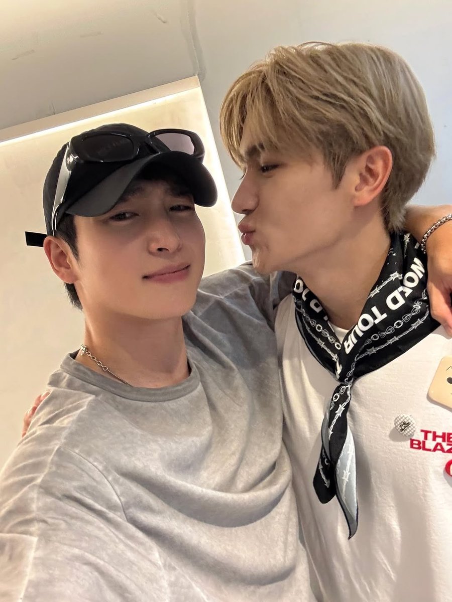 maIteserS2's tweet photo. ㅅㅂ 개웃음 https://t.co/sHwKarw2nU