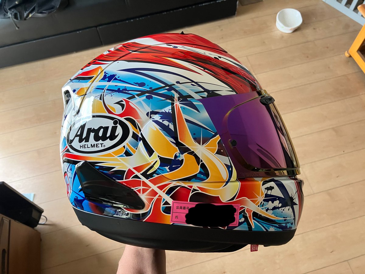 19T___E___R___U's tweet photo. ヘルメットがrx-7x、長島哲太選手のモデルになりました。
rd0の帰りに買わせて頂きます！と長島選手にお伝えして、本当に買ってしまいました！
めちゃくちゃカッコよくて後頭部のワンチャンが可愛くて手に取ってみると想像以上にカッコ可愛いです🦮
マジで傷一つ付けたくないです。 https://t.co/zK8seGtlhb