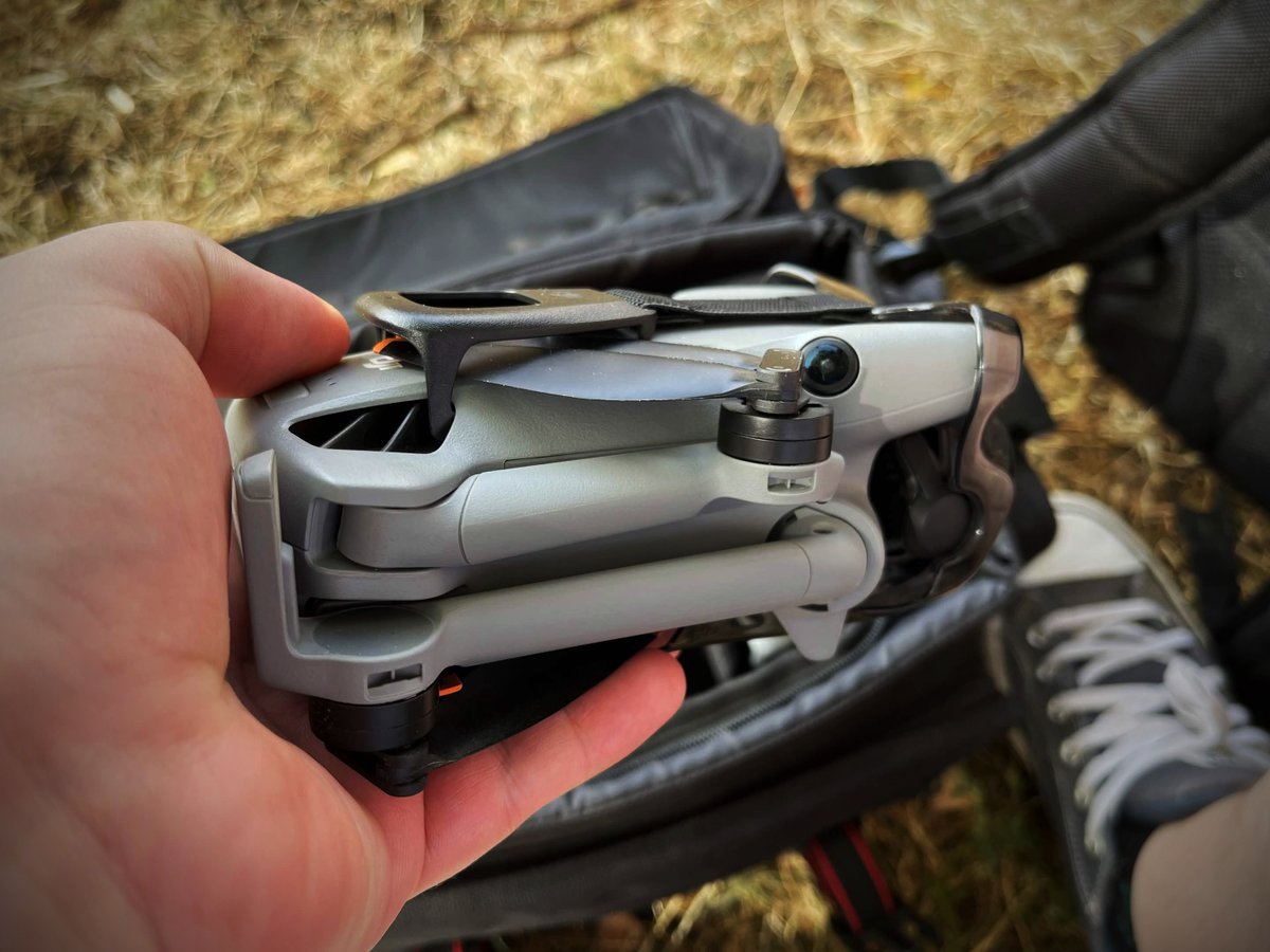 FramedByDarren's tweet photo. Been busy working on my personal project these past few days, and somehow came away with a couple of presents a drone and some DJI Mini Mics. 🚁🎥
Can't wait to put them to use!
#Filmmaking #Videography #Cinematography #DroneVideography #PersonalProject #CreativeJourney https://t.co/p52GSueijy