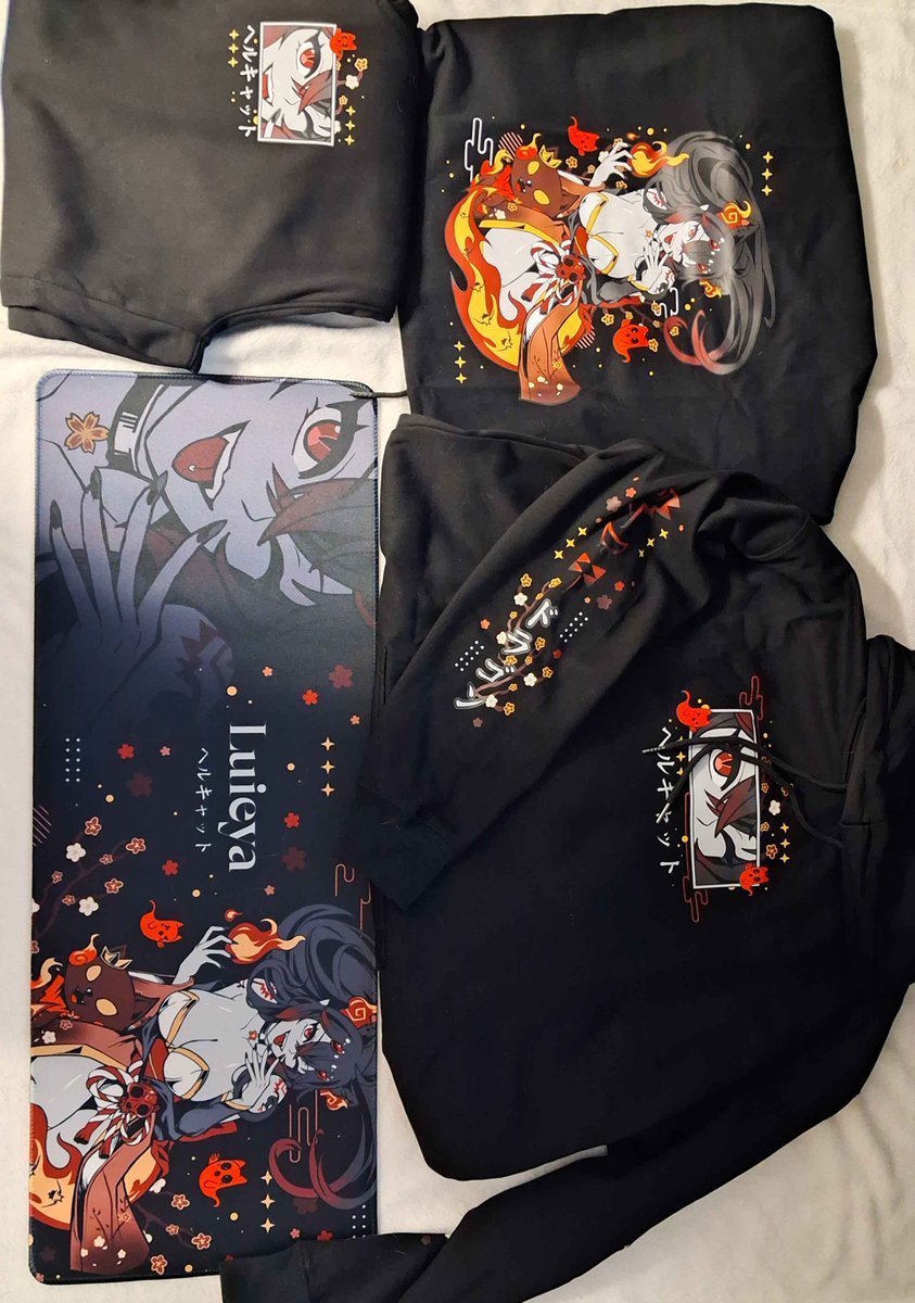 DeDopes's tweet photo. Recently got some goodies from @Luieyajin merch drop at @shopuwumarket . Absolutely love them! https://t.co/0UOYgIGVBC