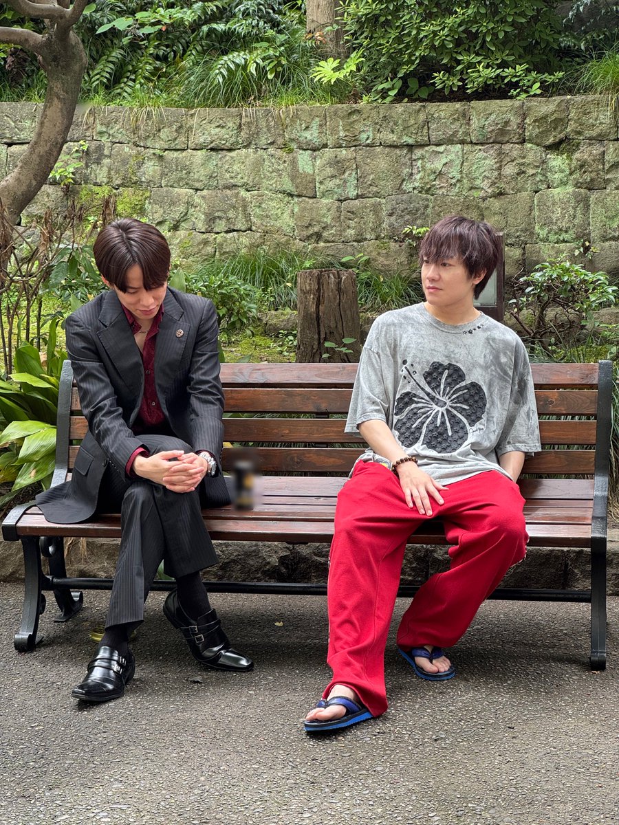 _7mp_official_'s tweet photo. ／
『#世にも奇妙な物語 FODの特別編』
2編目「下請け」
オフショット📷✨
＼

IMP.7人が“裏社会の住人”を演じる
2編目「下請け」は
FODにて配信中🎥
▶︎ https://t.co/R0bdiBf4kP

@yonimo1990 #下請け奇妙
#IMP. https://t.co/ZZXNoOi1aw