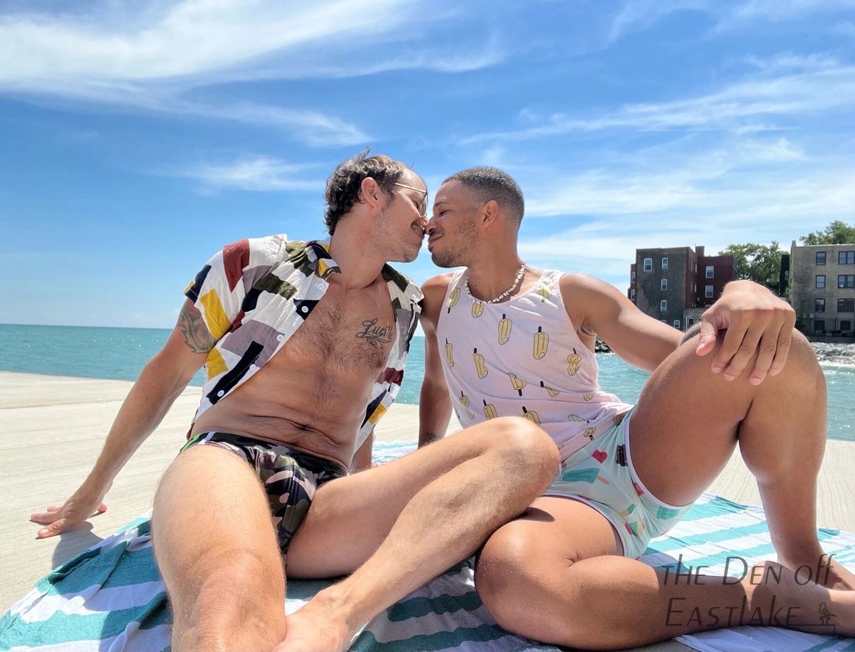 TheDen_Eastlake's tweet photo. Weekend Plans?  We have one room left for Market Days weekend and the lake is waiting. Come for the end-of-summer escape. Stay for the men, the confidence, and the easy clothing-optional energy.  

Book your stay today!

#TheDenOffEastlake #MensGetaway #LakeLife #gaychicago #MarketDays