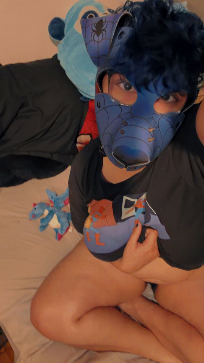 prettybluepup25's tweet photo. Took some cute puppy pics last night~ I love my hood sm☺️
~He/Him~
#pupplay #pupplaycommunity #pupplaygear #pupplay #pupplaykink https://t.co/o4JkFSqgGa