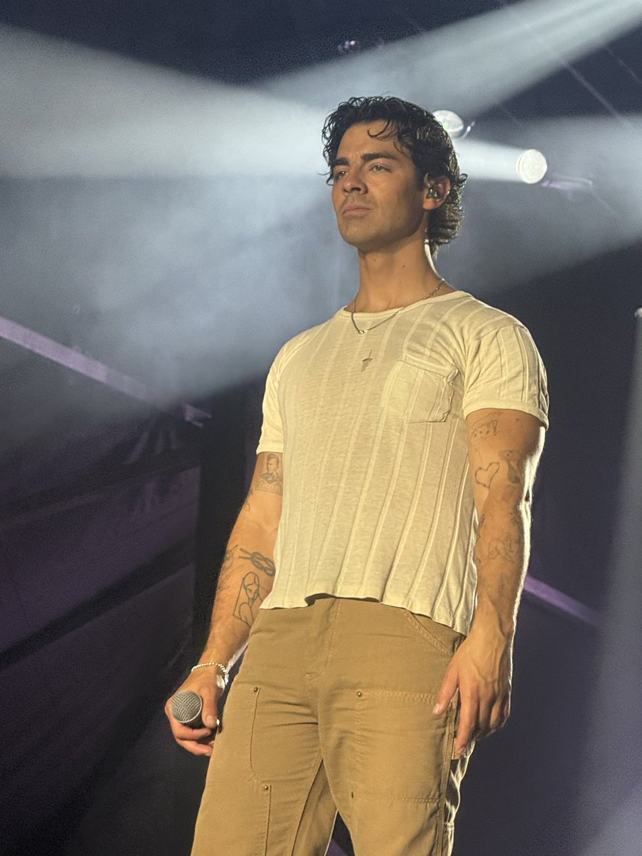 marcywxo's tweet photo. Look at how beautiful he is ❤️ https://t.co/6Y05RCDZLK