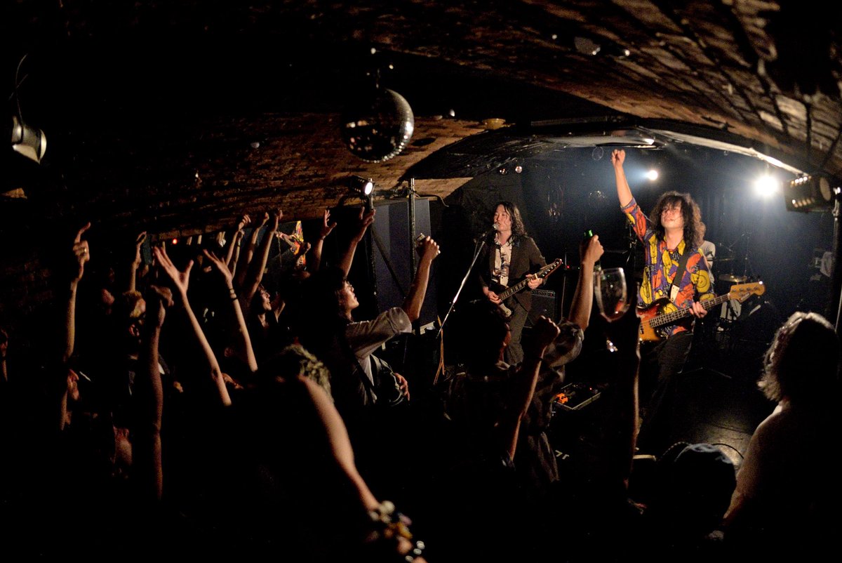 FUZZACT's tweet photo. 2026.8.8 大塚MEETSのセットリストです!
1.ケモノのココロ
2.赤い砂
3.春雷響いて
4.車窓の向こうで
5.熱中症
6.瓦礫の落書き
7.エアプレイン
アンコール Overflow
次回は8月14日東高円寺U.F.O. CLUB、ザ・ルーディー企画です!
Photo by Genki Motoyama
(@PhotobyGenki ) https://t.co/bjFflZofte