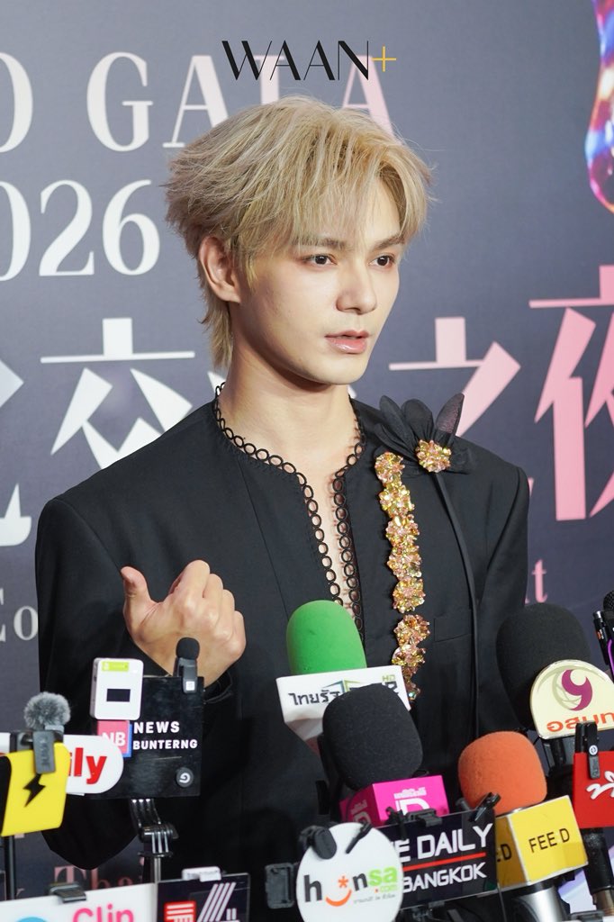 WAANPLUS's tweet photo. “เหอฉ่างซี” ในงาน ‘Weibo Gala 2026 Weibo Cultural Communication Night’
WEIBO GALA 2026 AT SIAM PARAGON
#HeChangXi
#เหอฉ่างซี
#WeiboGala26
#WeiboculturalcommunicationnightThailand
#WAANPLUSUpdates https://t.co/OTMzVaaR2l