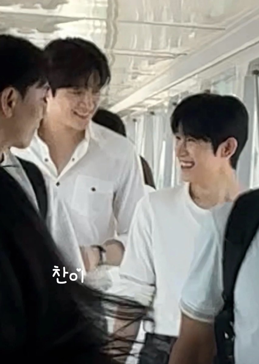 peienbunnys's tweet photo. yoonsik liatin siwoo se excited itu anjirr, kayak ngga bisa di lewatin si siwoo. https://t.co/WUndn0Tl0L