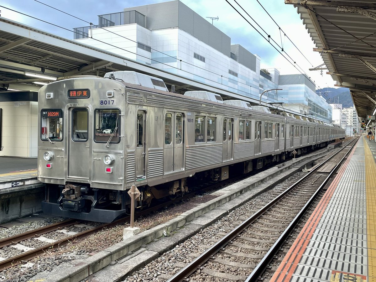 yurutetsu109's tweet photo. @tsubame363 確かに東急8000系がちゃんとした完成品で出ないですね… 結構人気あると思うので不思議です。8500系にはあれだけラインナップあるのに🙄 https://t.co/B7ZJVRdJty