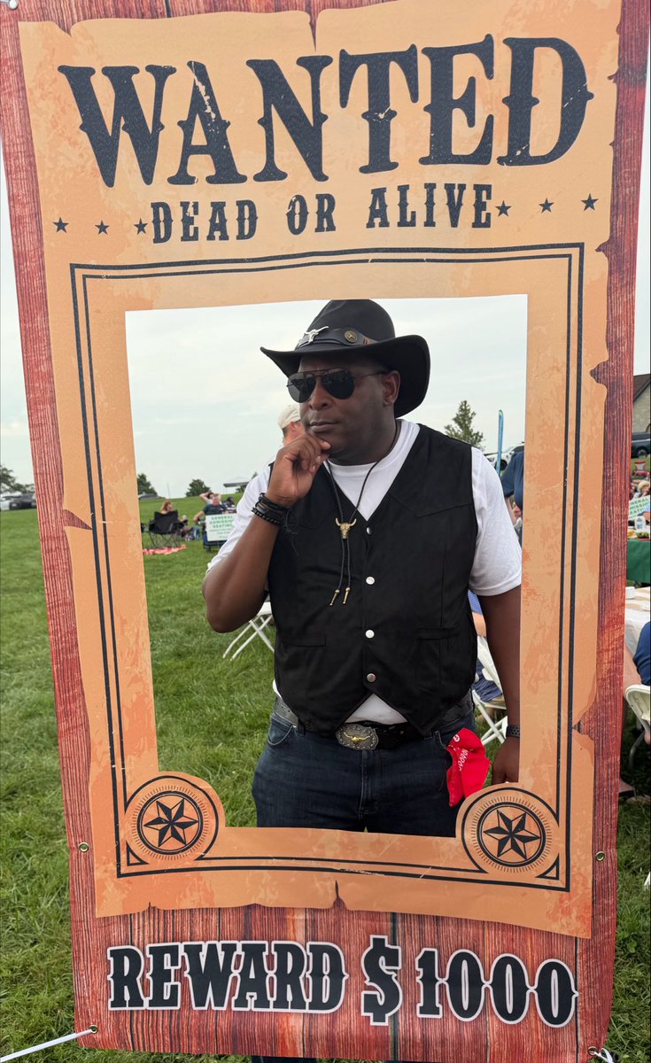 MarioAndersonTV's tweet photo. A fantastic time was had at Picnic with the Pops in #LexKY @keeneland.
And the theme of this yearโs show:
POPS GOES COUNTRY!
Country Hits: Songs From Nashville ๐ค
๐ต๐ธ๐ฅ๐ป๐ฅ https://t.co/gOR1f1Nanz