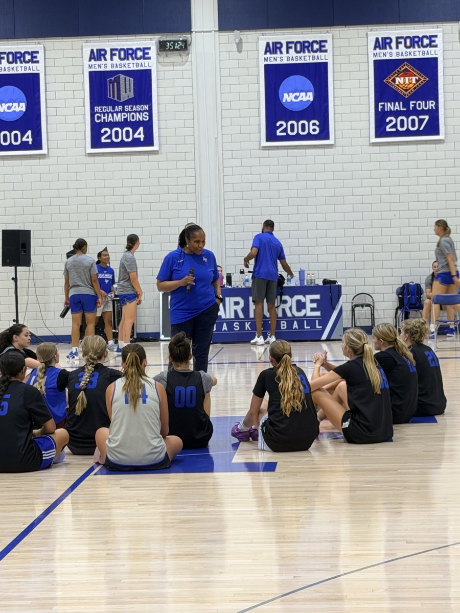 KT_Taylor28's tweet photo. Today was a great day spent at the USAFA. It was special to get to meet the current players and learn more about what service to Nation and commitment to the Academy means.  Thank you, @coachDBrooks_  and Coach McIntyre (@AF_WBB ) for the invite! I enjoyed it!! https://t.co/HDJNkNpjgQ