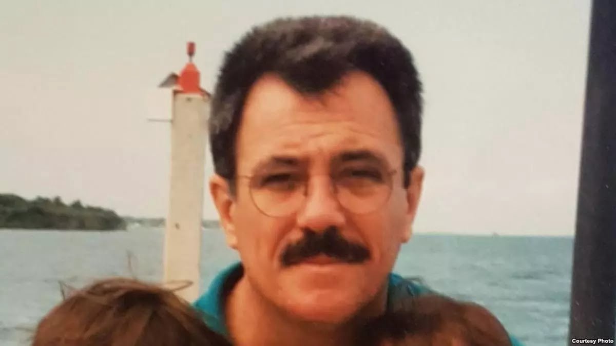 Cleopat23611172's tweet photo. Muchos nos desesperamos con la situación de Cuba y queremos soluciones rápidas, pero como dijo José Martí: «En silencio ha tenido que ser, y como indirectamente, porque hay cosas que para lograrlas han de andar ocultas...». 
La historia de Cuba está plagada de espionaje, chivatería y manipulación.