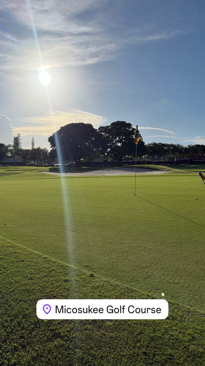 Its_CRISM's tweet photo. Peaceful. ⛳️🏌️ https://t.co/8PpyEW7NKl