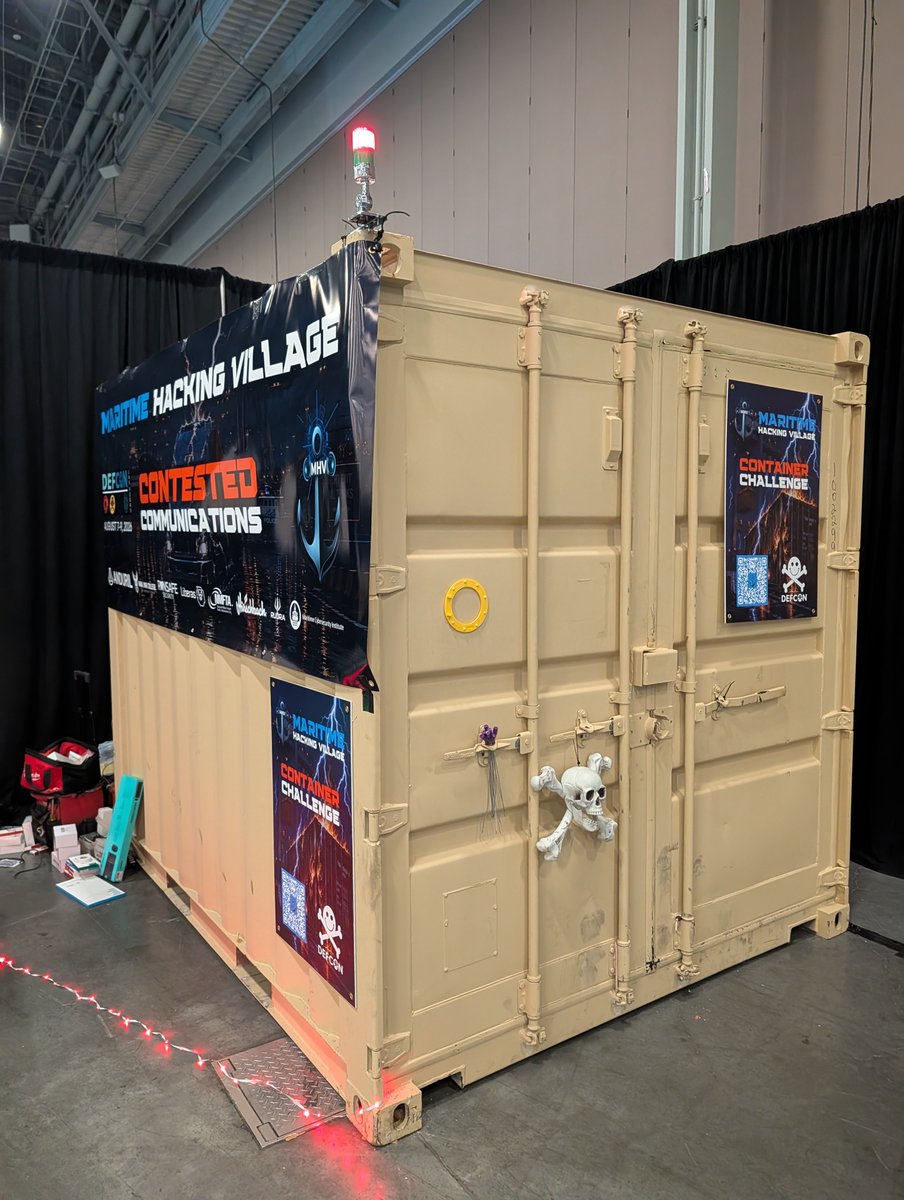 hackerfantastic's tweet photo. #defcon34 biege box! Linesman handset. Game hacking village and contested communication maritime village challenge. https://t.co/O4zBVaLZTU