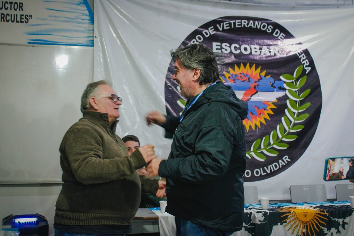 javirehl's tweet photo. Anoche viví un momento muy emotivo: fui reconocido en el Centro de Veteranos de Guerra de Malvinas de Escobar por el aporte, el compromiso y acompañamiento que vienen realizando todos los VGM en la Provincia de Buenos Aires.

Esta distinción también la recibieron la compañera @CrisAlvarezRod, @ArielSujarchuk, @LeoMorenoPBA, @ramospablog y @JorgePiccoli.

La Guerra de Malvinas es una herida abierta en nuestra Patria pero también una causa que convoca a las nuevas generaciones, que  con una convicción muy profunda, nos asegura seguir luchando para que la Causa siga siempre vigente.

Esta vez los agasajados fuimos nosotros, razón por la que nos lleva a redoblar la tarea cotidiana para que definitivamente la consigna LAS MALVINAS SON ARGENTINAS se haga realidad.

#ProhibidoOlvidar
#MalvinasVolveremos