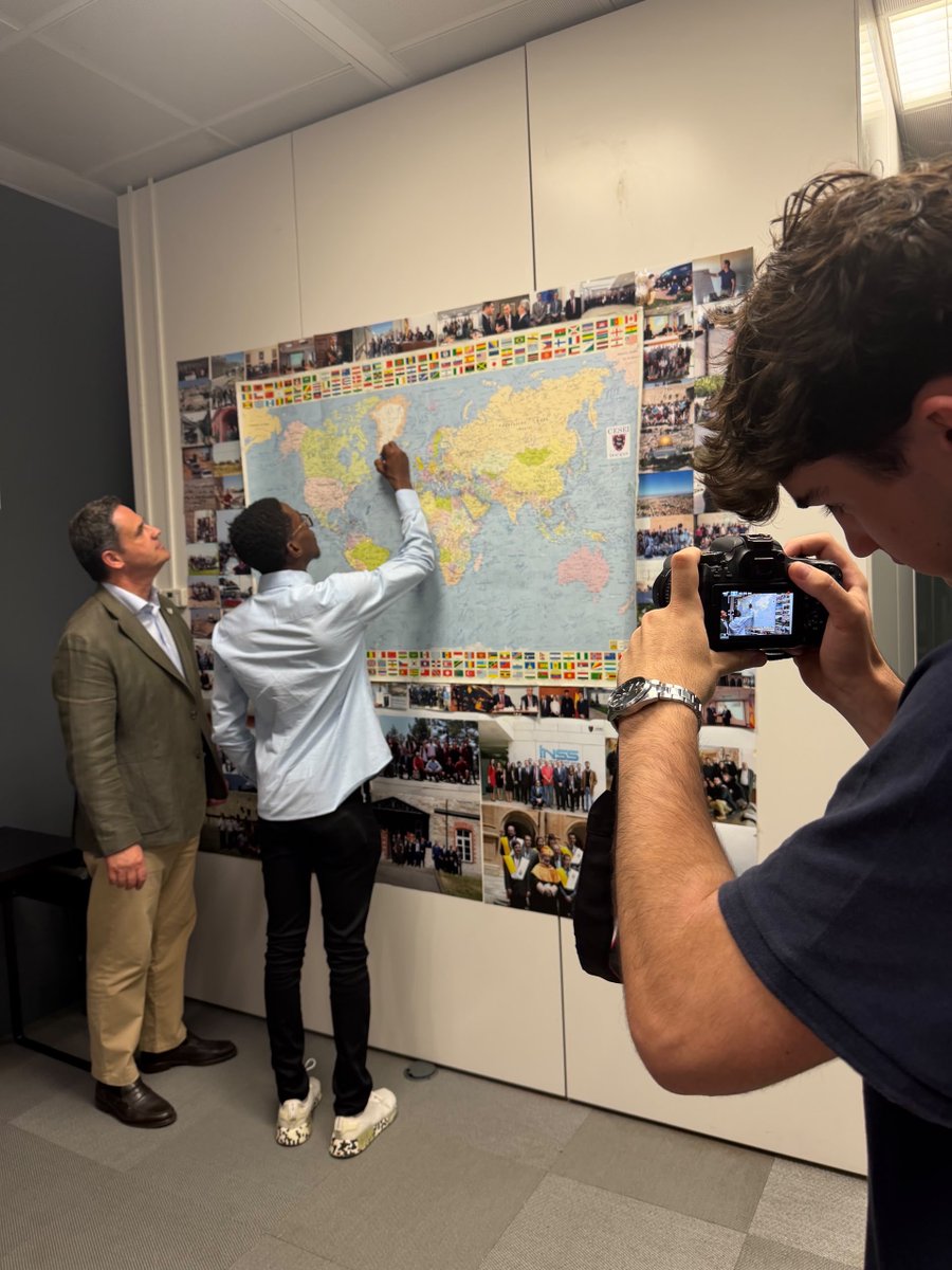 MathiasPierre00's tweet photo. Cette formation du PDCH symbolise aussi une belle rencontre entre deux générations : la mienne et celle d’Ibrahim Sebastian Noel, @diplobrahim.

Je suis profondément convaincu qu’Ibrahim sera l’un des leaders de sa génération. Par son intelligence, son engagement et sa vision, il pourra apporter une contribution importante au Caritatisme, au PDCH et, plus largement, à la transformation d’Haïti.

Former, accompagner et transmettre à une nouvelle génération de leaders constitue l’une de nos plus grandes responsabilités. @diplobrahim