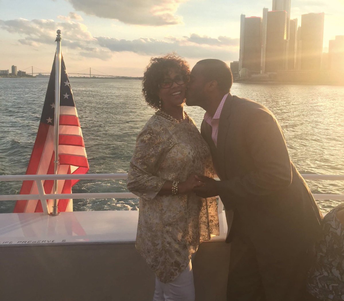 JohnJamesMI's tweet photo. I love every part of Michigan, especially during summertime. 🇺🇸❤️🌅 https://t.co/pEmI7IBFjt