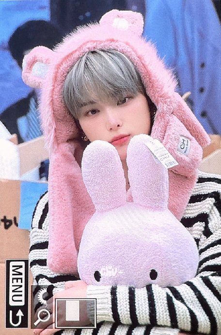RiririLinN's tweet photo. Harua ???? What actually happened to him? Whoever the current stylist is, or whoever is responsible for this situation, I hope they change. What they are doing to him is truly cruel. #harua #andteam @YX_LABELS  @andTEAM_members #하루아 https://t.co/EBQjllhHGO