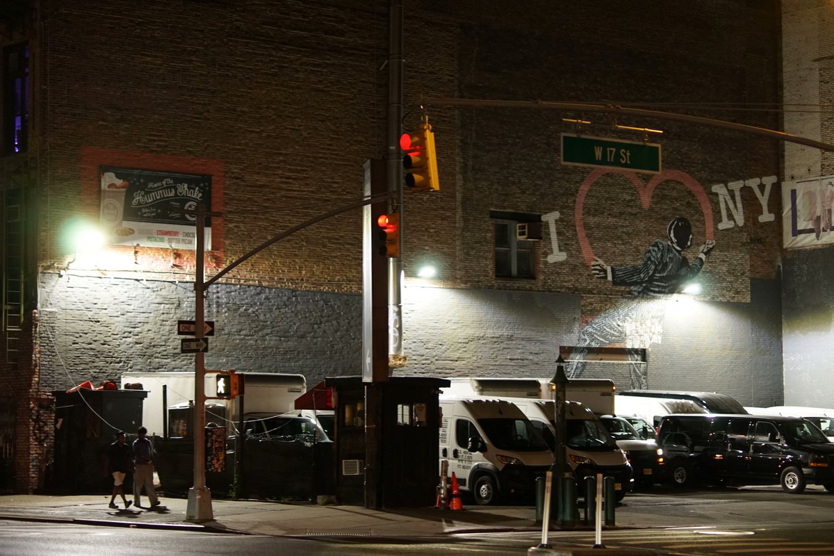 liminalencount_'s tweet photo. W 17 St
Chelsea

Do you see the I <3 NY graffiti?
Seeing new street art around
Areas that I've walked through
Countless times feels magical.

#NYCExploration #NYC https://t.co/vvckoVggn8