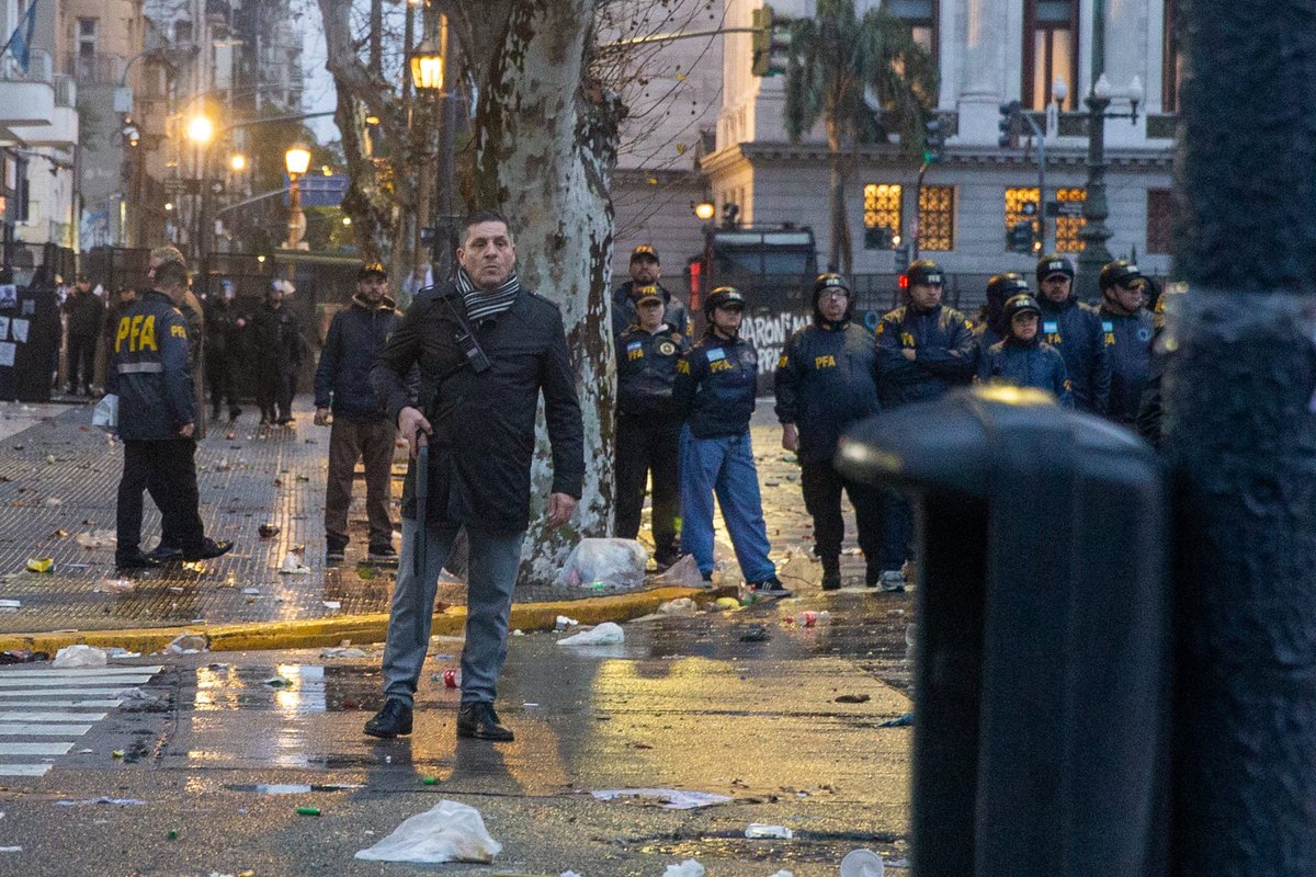 VillalbaEr96198's tweet photo. @arilijalad @pagina12 @jorgemacri @AleMonteoliva @PatoBullrich @JuanbYofre @Contraeditor 2026 la misma mano de obra desocupada y adoctrinada que en 1976. https://t.co/rLc2hfoxHC
