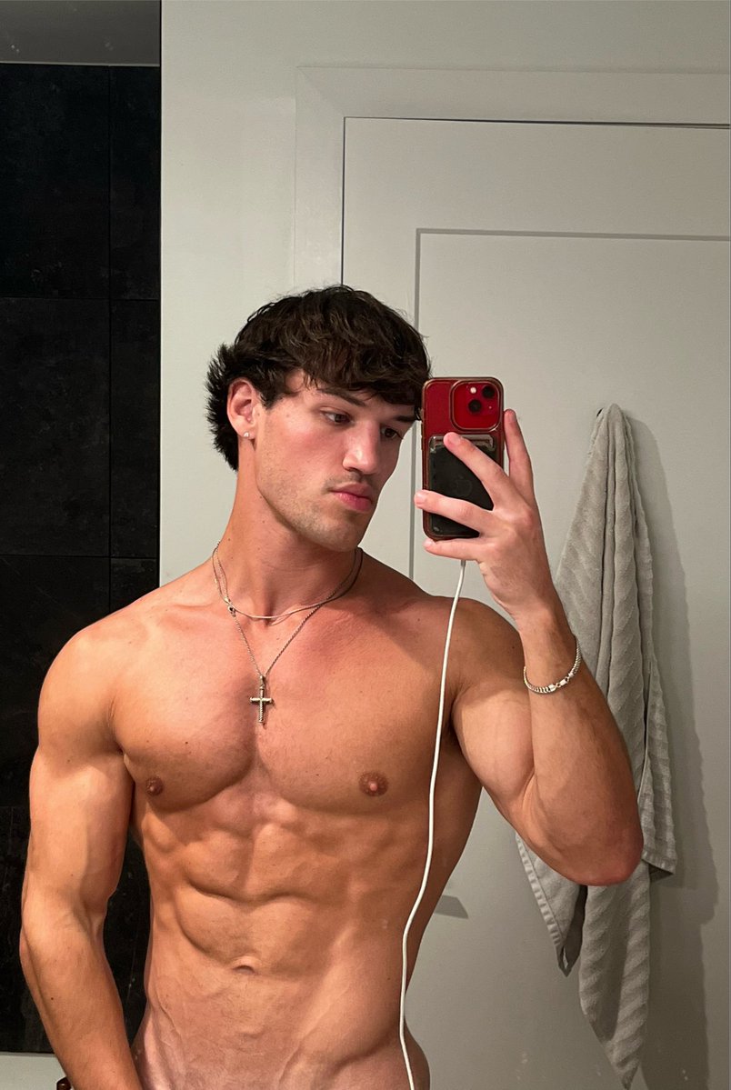 Jackisjackeddd's tweet photo. i’m going out tn, you f@gs are paying my tab and filling up my wallet https://t.co/EyDtqWm996