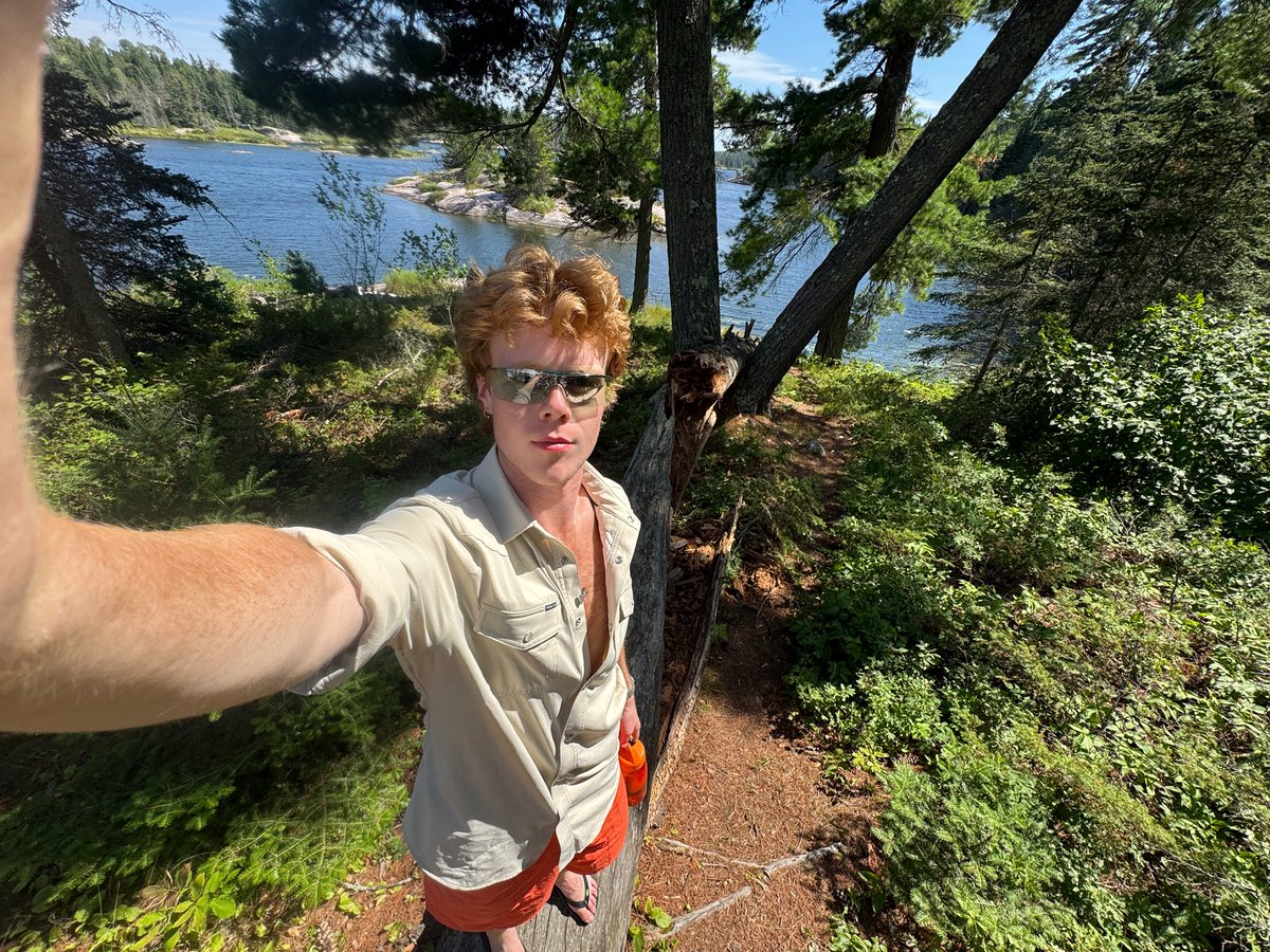 fuckhattan's tweet photo. Happy camper https://t.co/9wrnKh1Zl0
