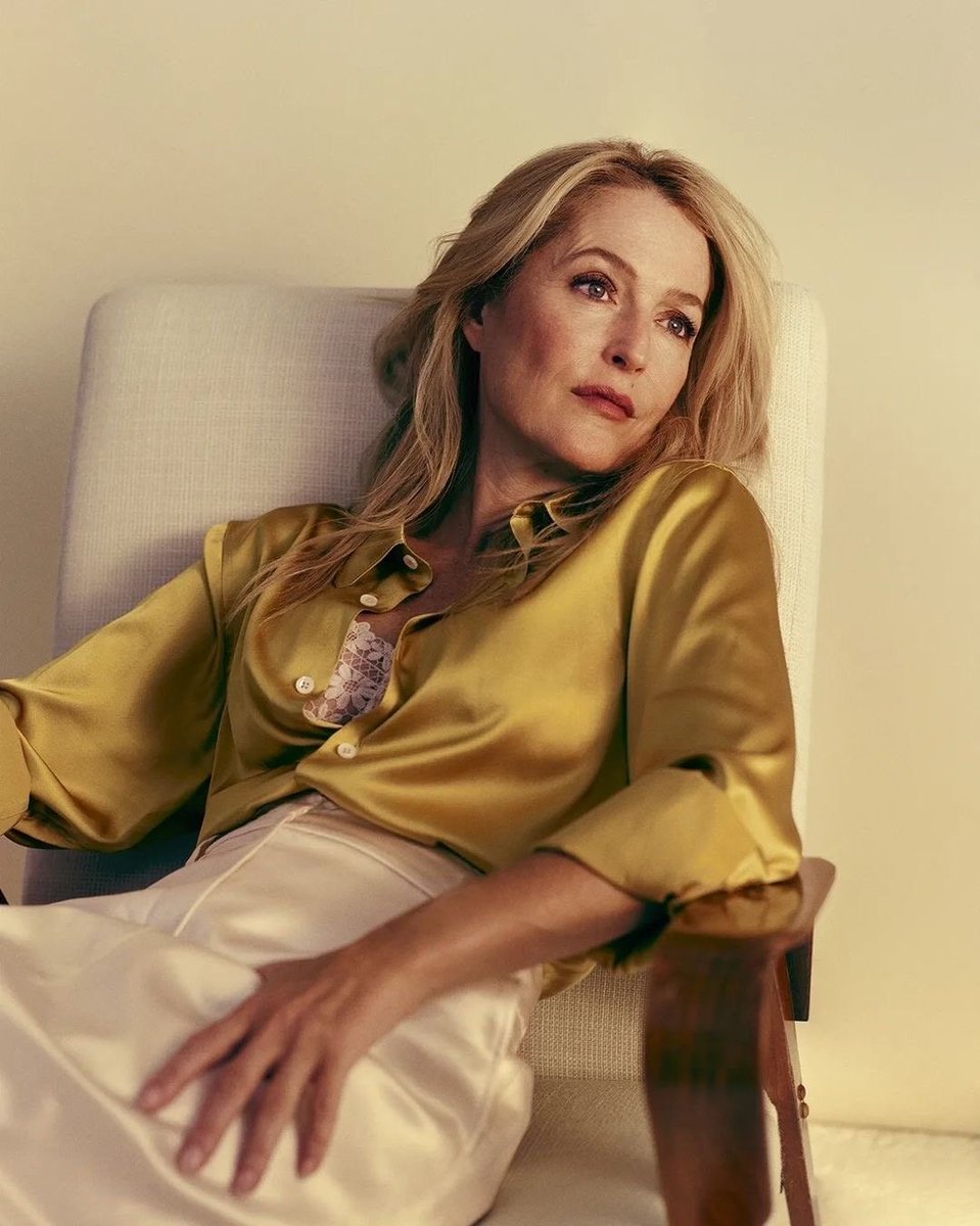 thecinethology's tweet photo. Happy 58th birthday to Gillian Anderson! https://t.co/Uej36P7U0f