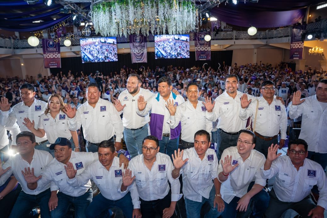 TODOSXGT's tweet photo. La ola morada llegó a San Marcos. Formación y Capacitación con el Presidente del Consejo Político, Sergio Madrazo. El diputado Gustavo Cifuentes dio la bienvenida a los coordinadores municipales del departamento #SanMarcosesdeTODOS #TODOSxGuate https://t.co/YIvqG0c1ss