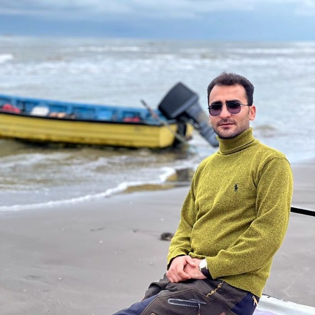azfandaak7's tweet photo. گاهی وقت‌ها تنهایی نشستن کنار دریا، بهترین راه برای جمع‌وجور کردن فکرهاست.
امروز اومدم اینجا تا به خودم یادآوری کنم زندگی ما هم مثل دریا بالا و پایین داره ، 
وجود همین بالا و پایین هاست که نشون میده زندگی جریان داره،
یک جا نشین ،حرکت کن ... https://t.co/AT6plysl2i