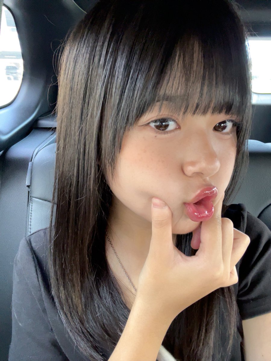 lin_go26's tweet photo. おはよー！
今日はオープンキャンパス行ってからナイトライブ参戦します❣️
ぜひお待ちしております🥹💗
今日はめずらしくストレートで髪の毛下ろしたよん❤️‍🔥 https://t.co/F2AS4OHRYJ