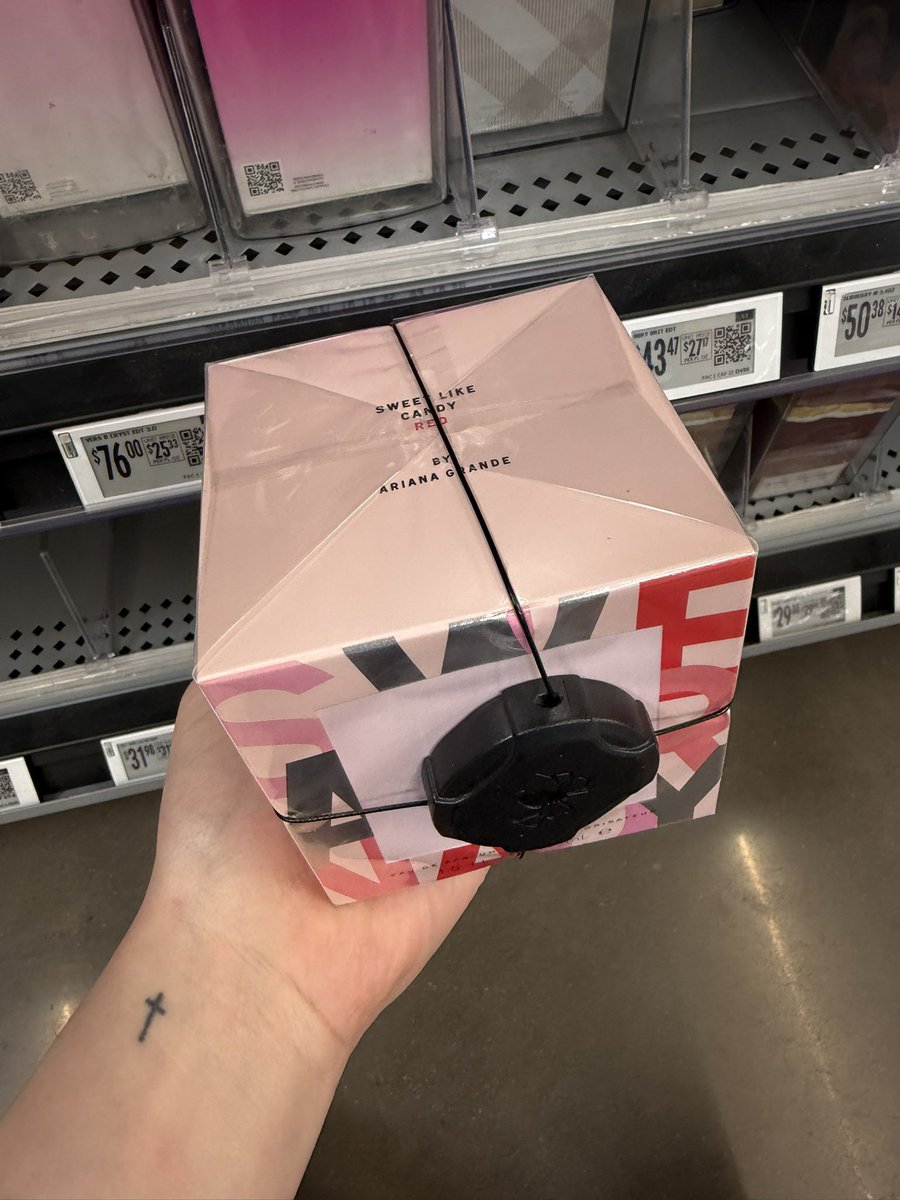 badthinggrande's tweet photo. found slc red/limited edition at Walmart today! ❤️ https://t.co/nT2kRLdOaW