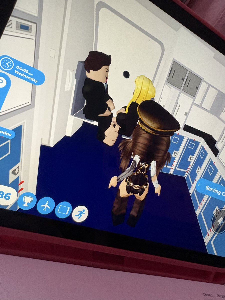 mrslecterz's tweet photo. busy ass flight and my workers are sitting around like idiots 😢 get back to work lads https://t.co/4O2fg6J9m1