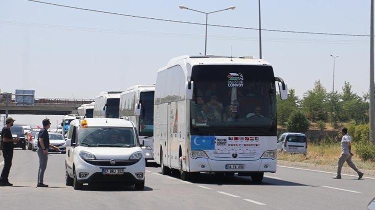 sabriduman07's tweet photo. Filistin Konvoyu; geçtiği şehirlerden duaları, sevgiyi, muhabbeti ardına alarak sahabeler diyarı Diyarbekir'e kavuştu çok şükür.

Allâhu Teâlâ; insanlığı sırtlanıp Filistinli kardeşlerine götüren bu yiğitlerin yürüyüşünü, Rasûlullâh'ın (A.S.M.) İsrá yürüyüşü gibi mübarek kılsın. https://t.co/8RzmreCAWc