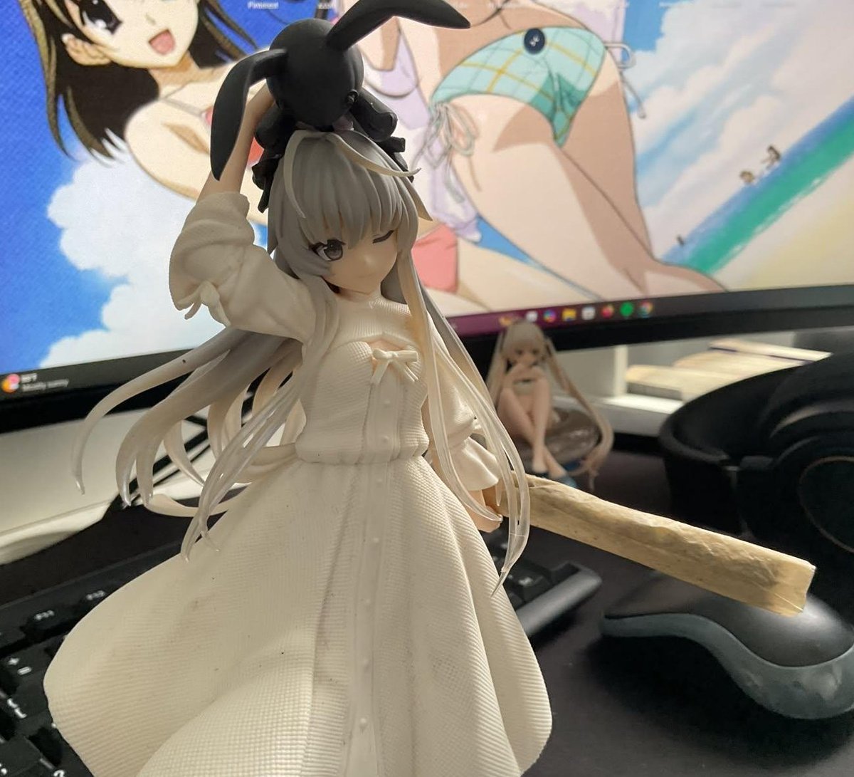 Philiaslu's tweet photo. It seems I do everything at my desk, thanks Sora-chan. #weedtwt #yasuganosora #drugtwt #weedmode https://t.co/S1o1XwFhos