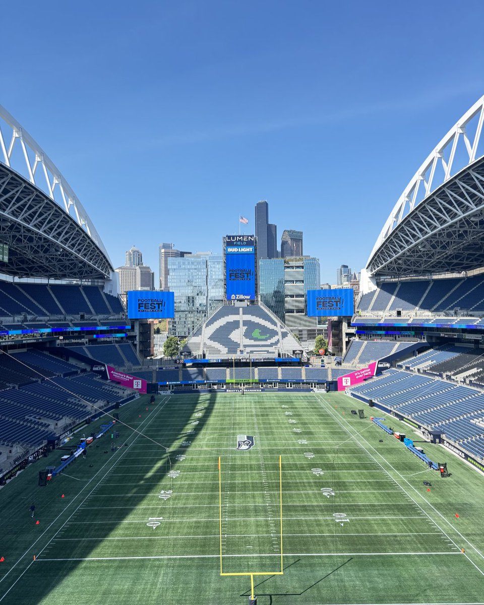 Seahawks's tweet photo. We're home. @LumenField https://t.co/QdXolsfS7K
