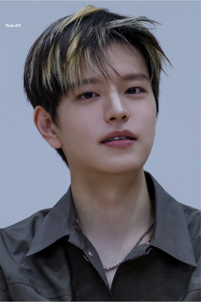 _r3hc's tweet photo. also, he so fckng beautiful!! https://t.co/xHLUtMRQRh