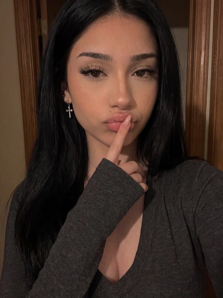yummyasiangirl's tweet photo. step 1, be a baddie https://t.co/IcWmO0JS8M