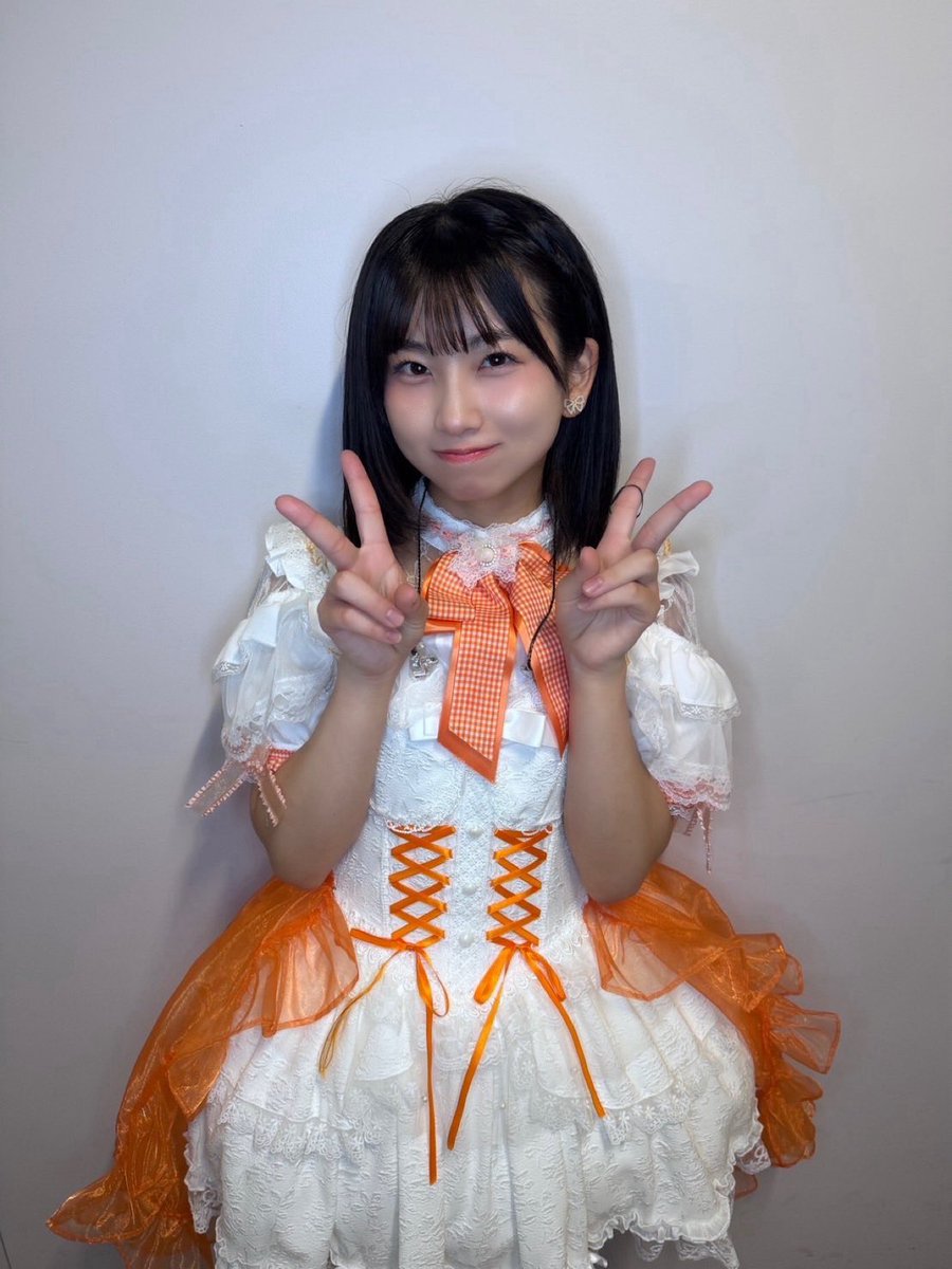 MorningMusumeMg's tweet photo. おはようございます☀️

ハロ！コン 2026 
TOYOTA ARENA TOKYO 

2日目、当日券ございます🌻

両公演ともに、10:30より会場チケット売場にて販売開始予定です🗓️
⚠️お支払いは現金のみ

詳細は引用ポストをご確認ください↓

昨日のオフショットです〜🍊🧡

#ハロコン
#モーニング娘26
#morningmusume26
#ハロプロ
#Helloproject