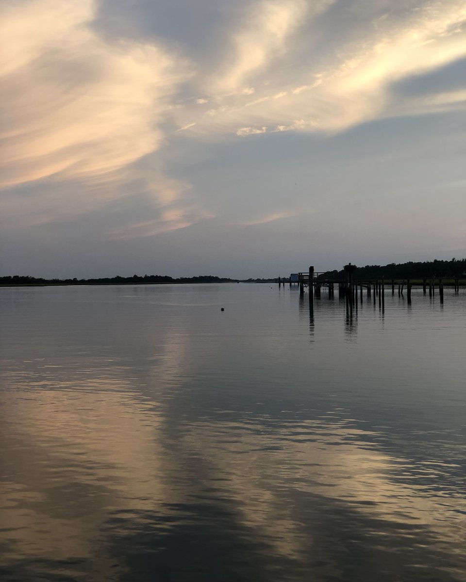 TheGramatan's tweet photo. I almost didn't stop to take this photo.

There wasn't a spectacular sunset.

Just still water... and a reminder that the quiet moments are often the ones we remember most.

🌿
Laura | Gramatan
#SlowLiving #Mindfulness #Nature https://t.co/E88Fn4G31d