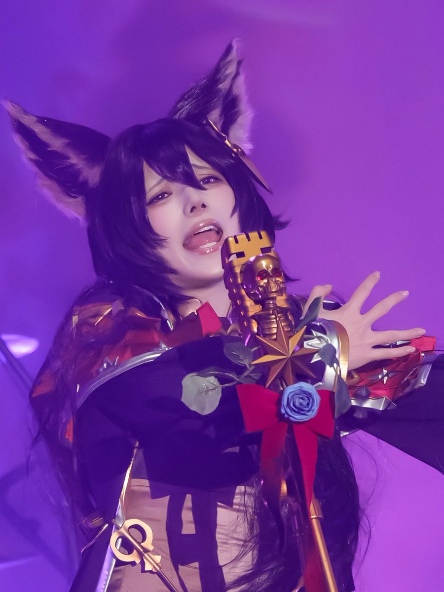 meganezumi_gbf's tweet photo. ニーアの今にも泣き出しそうなこの表情最高すぎるし、これをパフォーマンス中にできるキャストさん天才過ぎる…
#グラフェスEXフェス2026 https://t.co/T0iurAsoc7