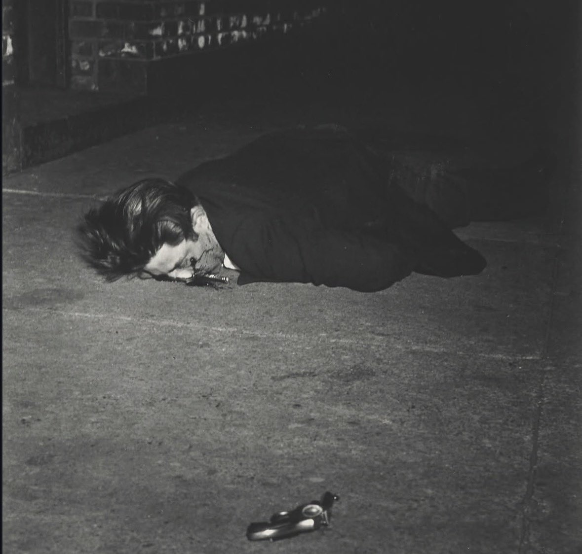 Myblackdiary93's tweet photo. John Zorn's band Naked City released their self-titled debut album in 1990, featuring cover artwork with a photograph by Weegee https://t.co/tZyciAOpl4