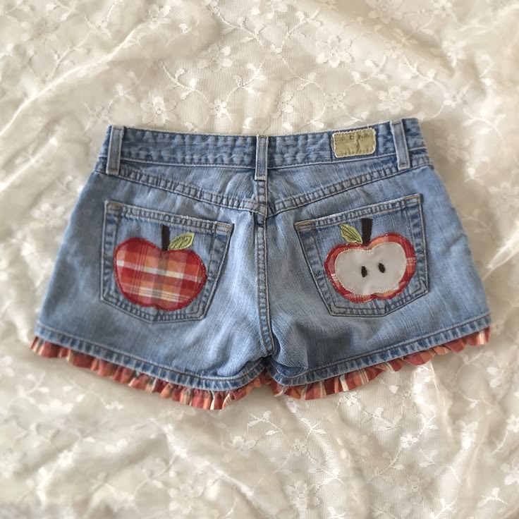 geniuswomanvibe's tweet photo. apple details 🍎 https://t.co/uozkBhcqoS