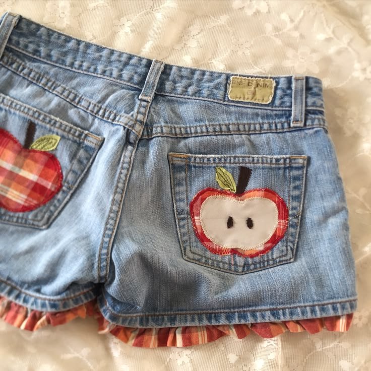 geniuswomanvibe's tweet photo. apple details 🍎 https://t.co/uozkBhcqoS